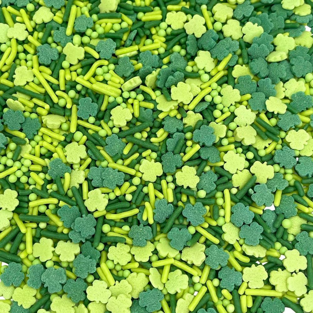 Manvscakes shamrock sprinkles decorate cupcakes with natural color without artificial dyes