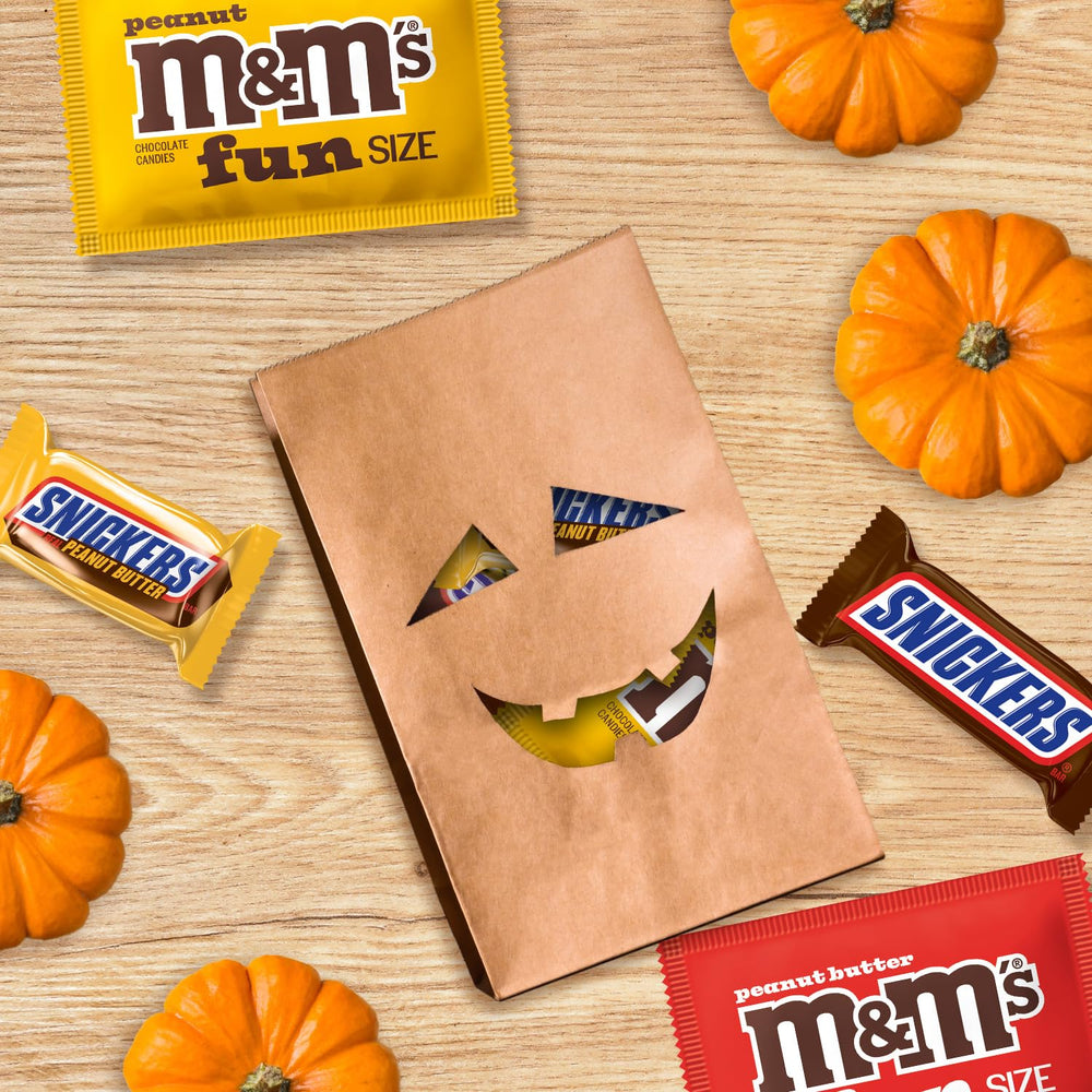 Boo bags and candy bowls crafted with Mars Halloween assortment.