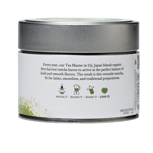 Matcha Kari organic powder closeup shows vibrant color and purity