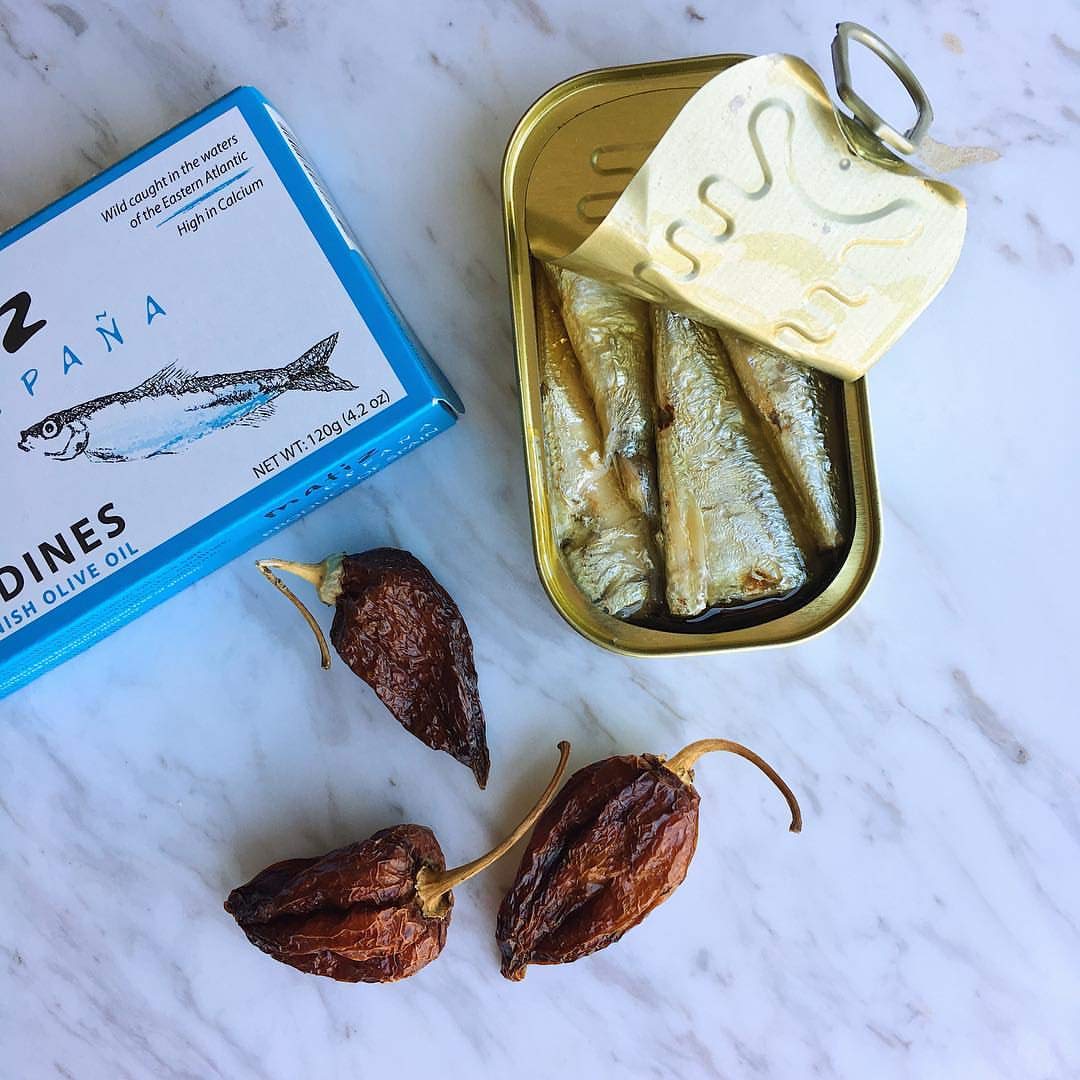 Matiz Sardines flavor lineup close-up, vibrant ingredients highlighted.