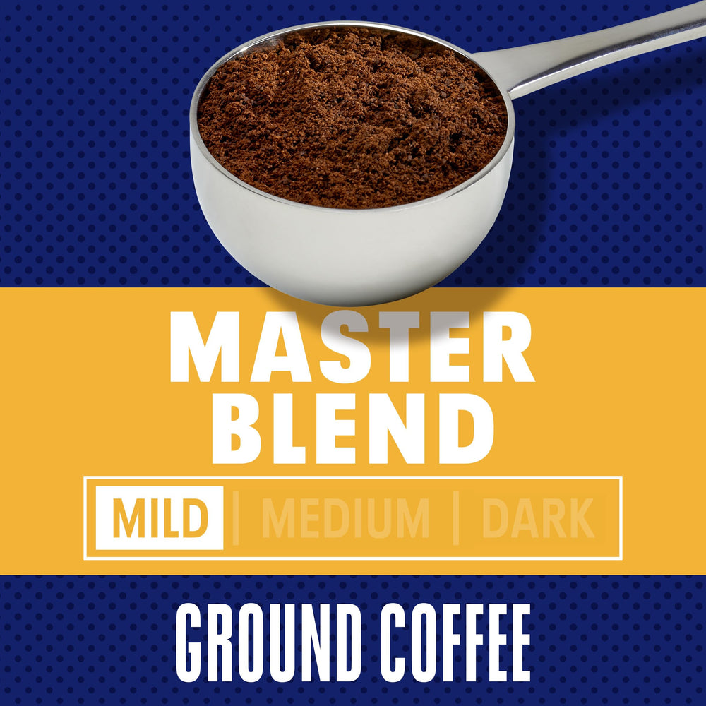MAXWELL HOUSE Master Blend Light Roast brewed coffee in a pot