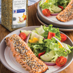 Bulk 21-ounce container showcased for professional dining operations