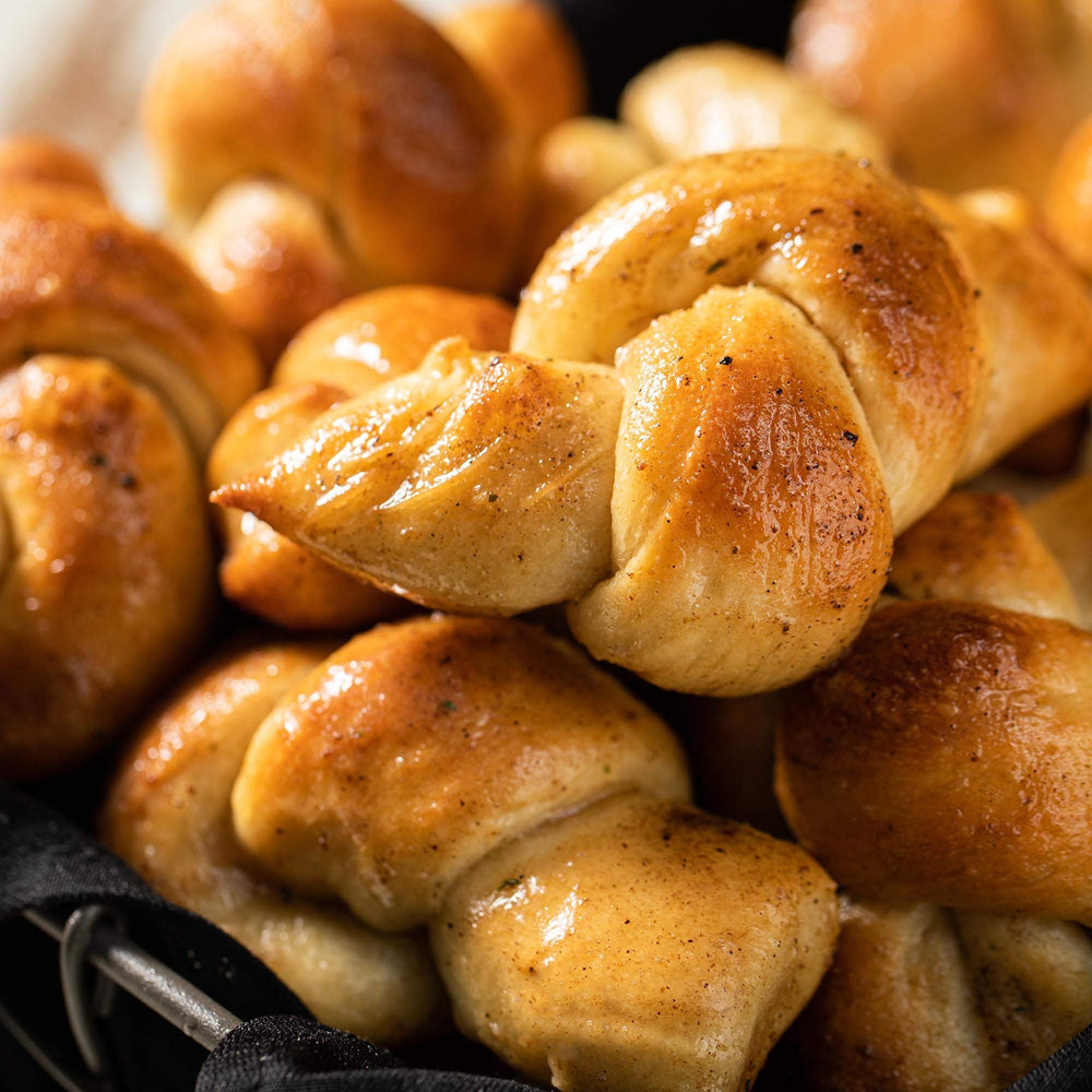 McCormick Garlic Powder disperses evenly into sauces, marinades, and soups for smoother textures