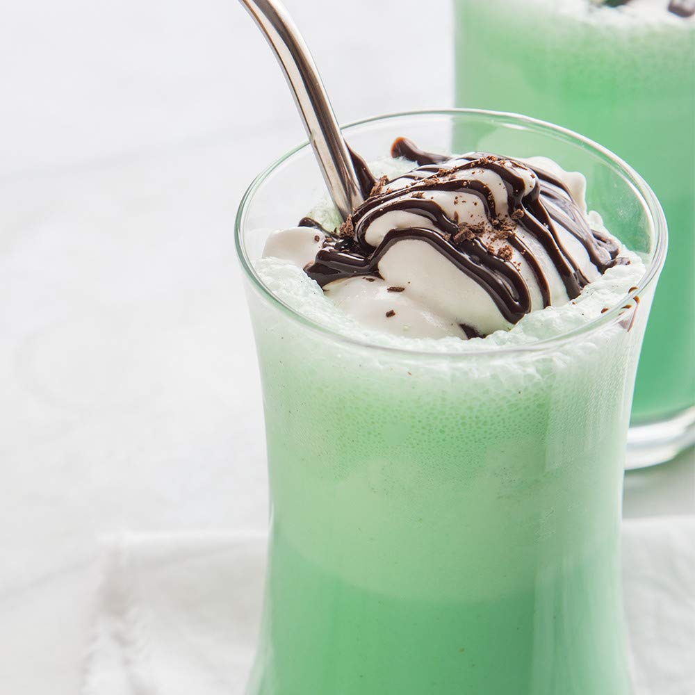 Close-up of spearmint and peppermint oil blend in McCormick extract label.