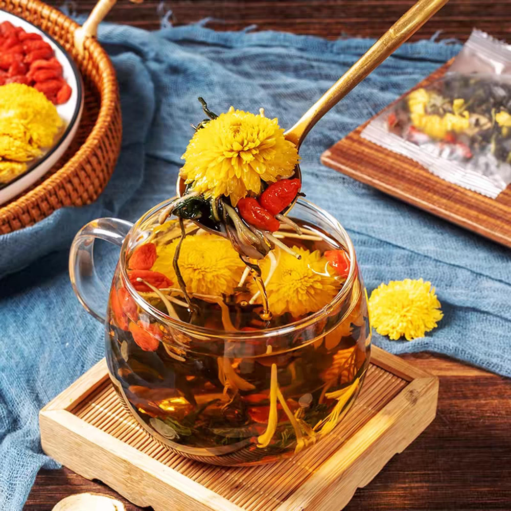 Meideal wolfberry-dandelion ingredients closeup shows the eight-ingredient blend.
