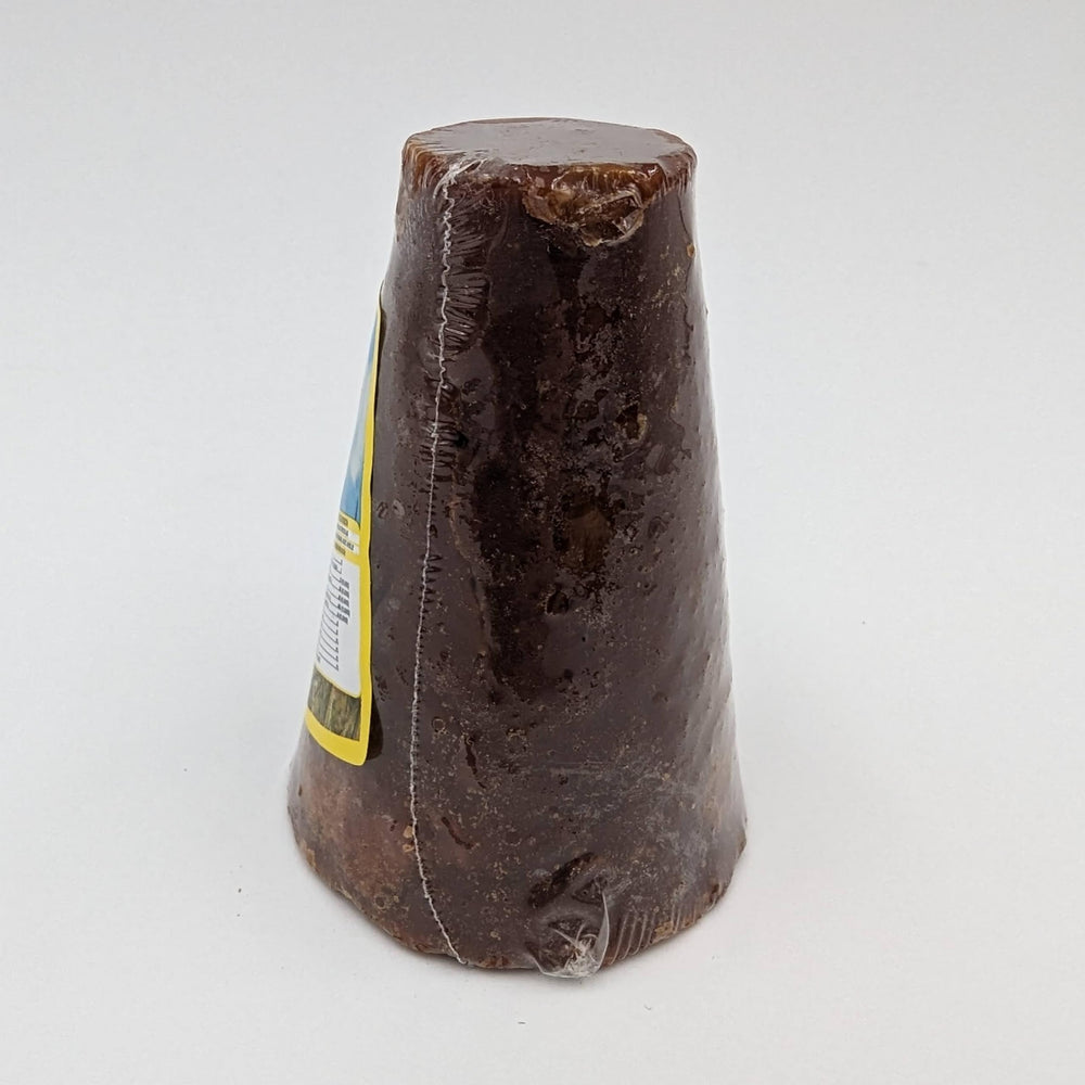 Eco-friendly packaging of Mi Huerta Piloncillo cones