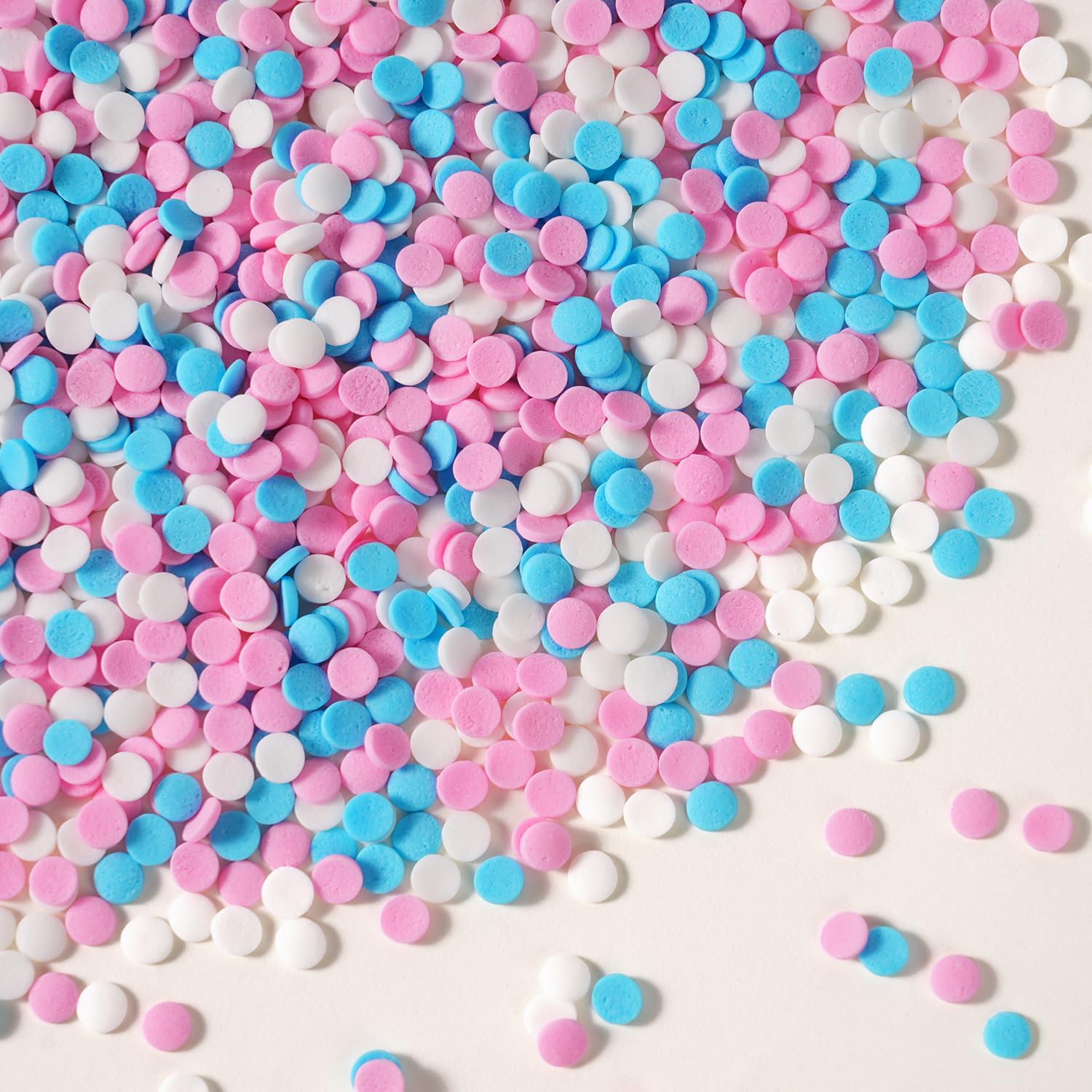 Milovin pastel confetti sprinkles ideal for baking and birthday celebrations.