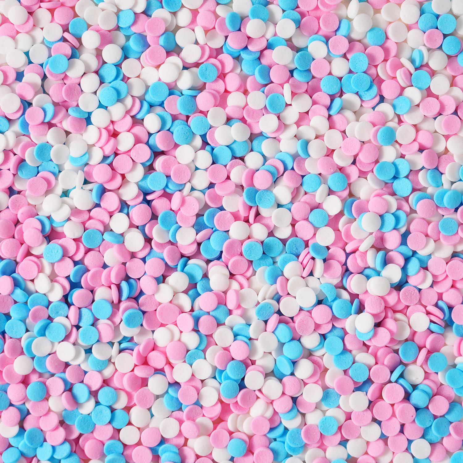 Milovin sprinkles on desserts like ice cream, waffles, and pastries.