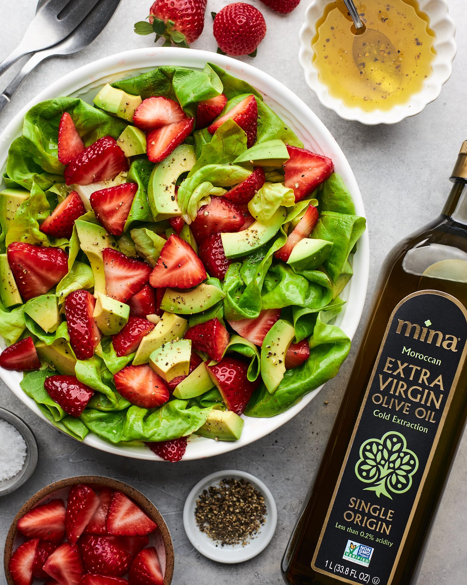 Mina polyphenol-rich olive oil offers robust aroma for finishing dishes.