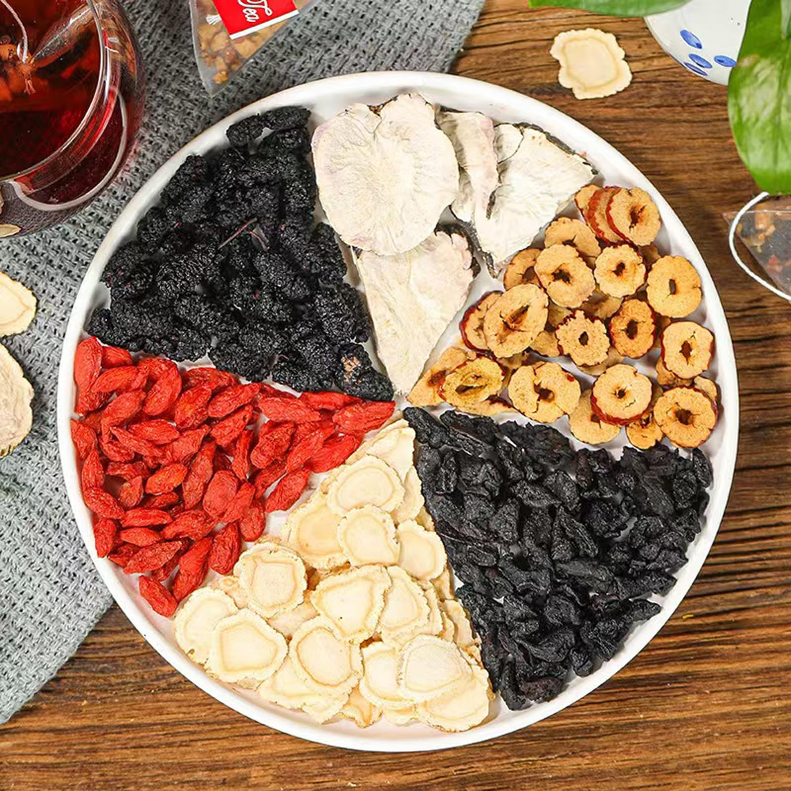 Miss Feel Ginseng Five Treasure Tea ingredients display: red dates, goji, mulberries