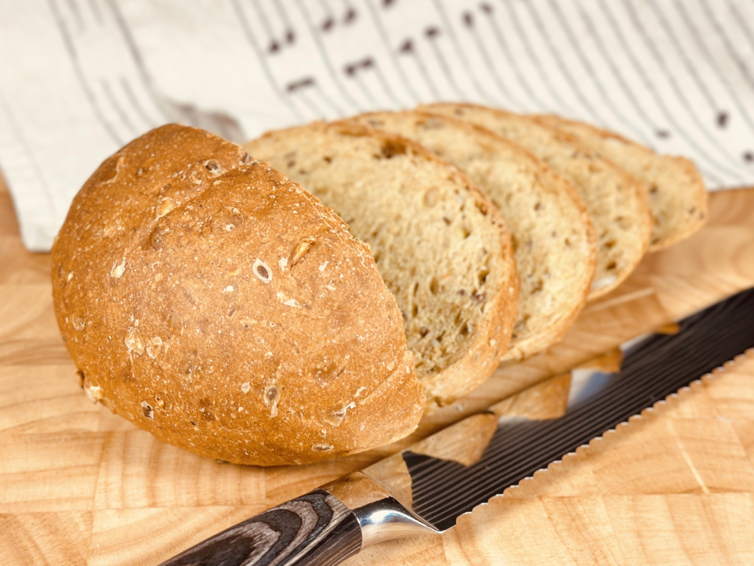 Molibake Multigrain oat flakes ensure light, rustic crumb.