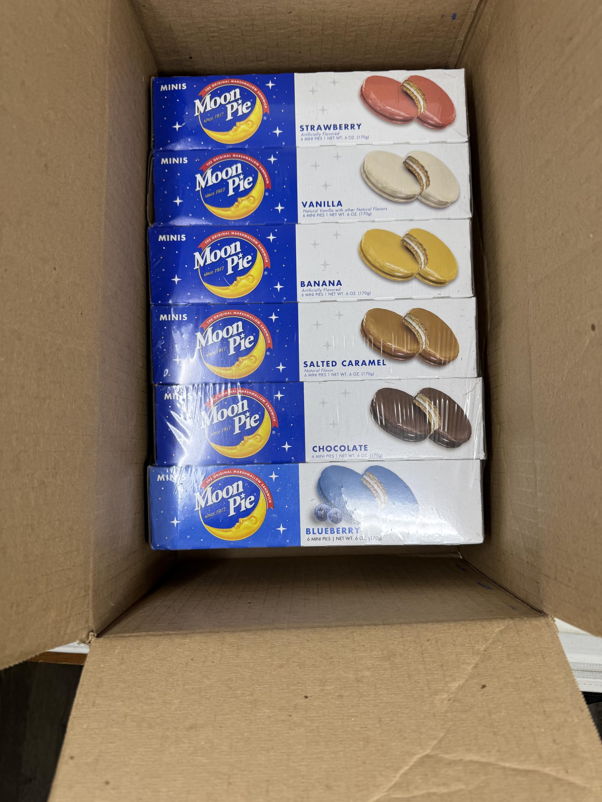 Moon Pie Minis salted caramel, rich coating with creamy marshmallow core, ideal for sharing.