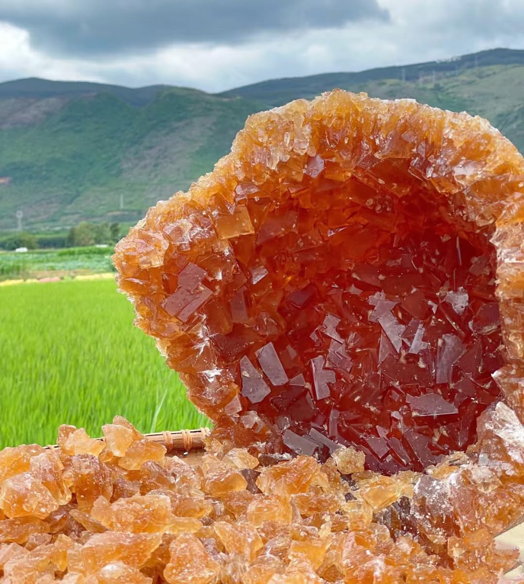 MOORCHOCO yellow rock sugar offers pure ingredients for clean, natural sweetness.