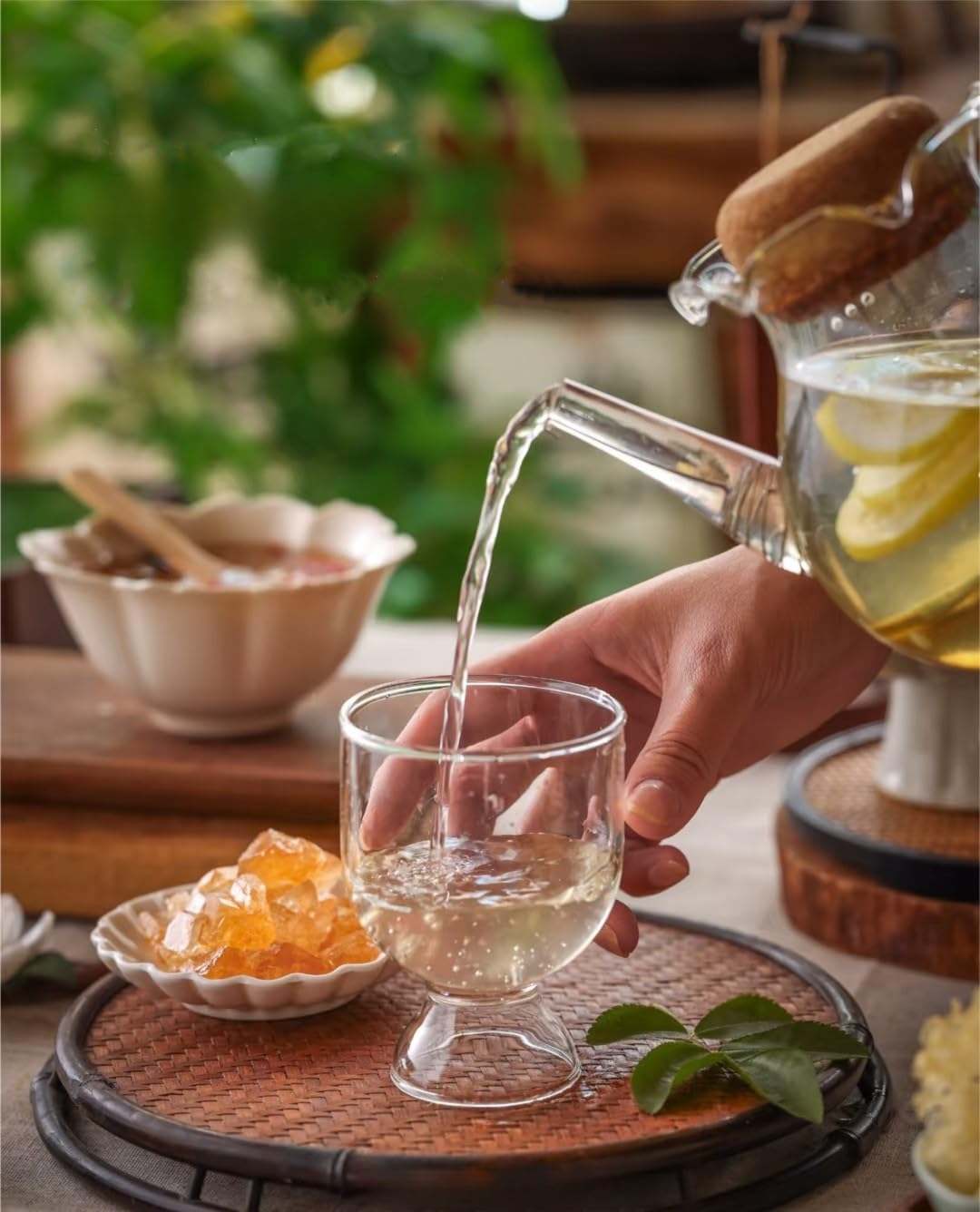 MOORCHOCHO yellow rock sugar packaging protects moisture and maintains crystal clarity.