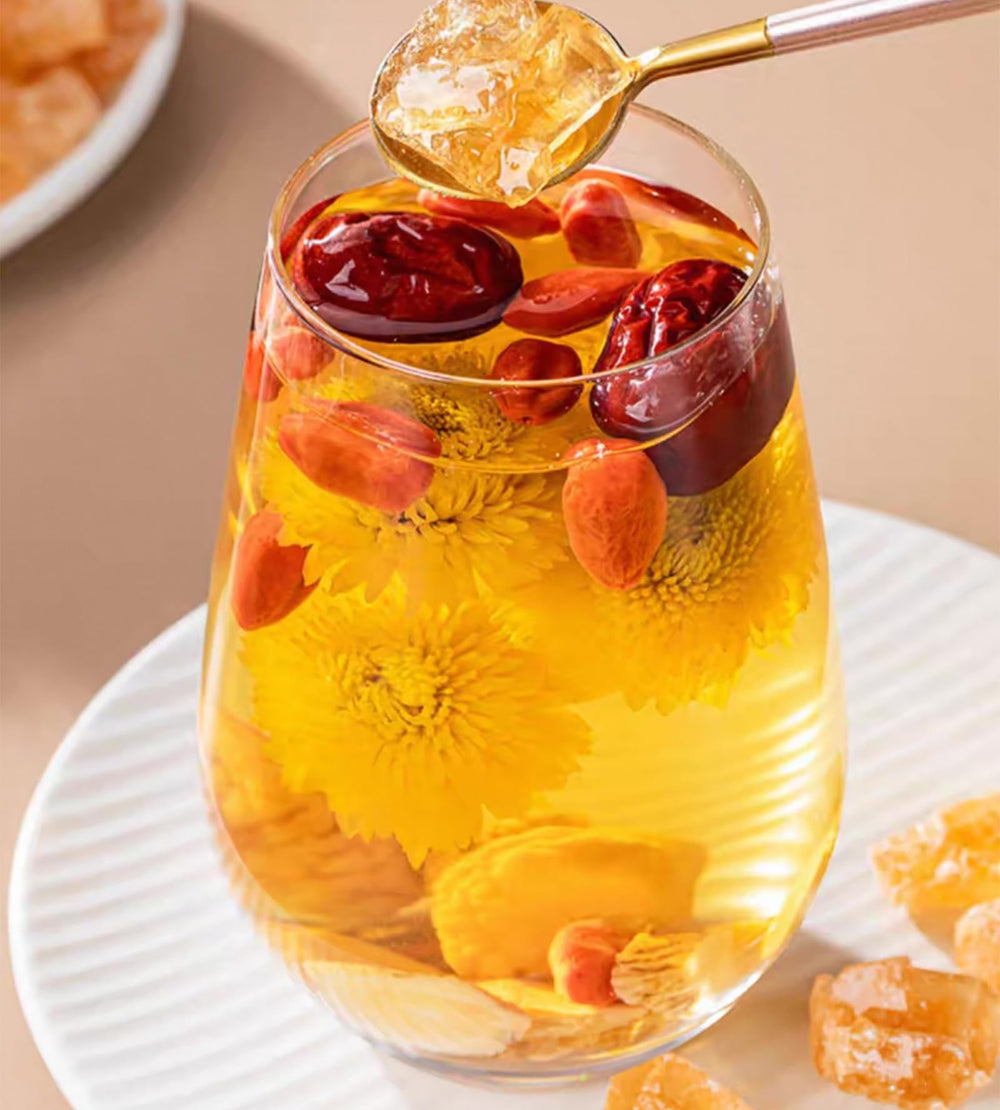 MOORCHOCO yellow rock sugar crystals add a refined touch to Asian-inspired recipes.