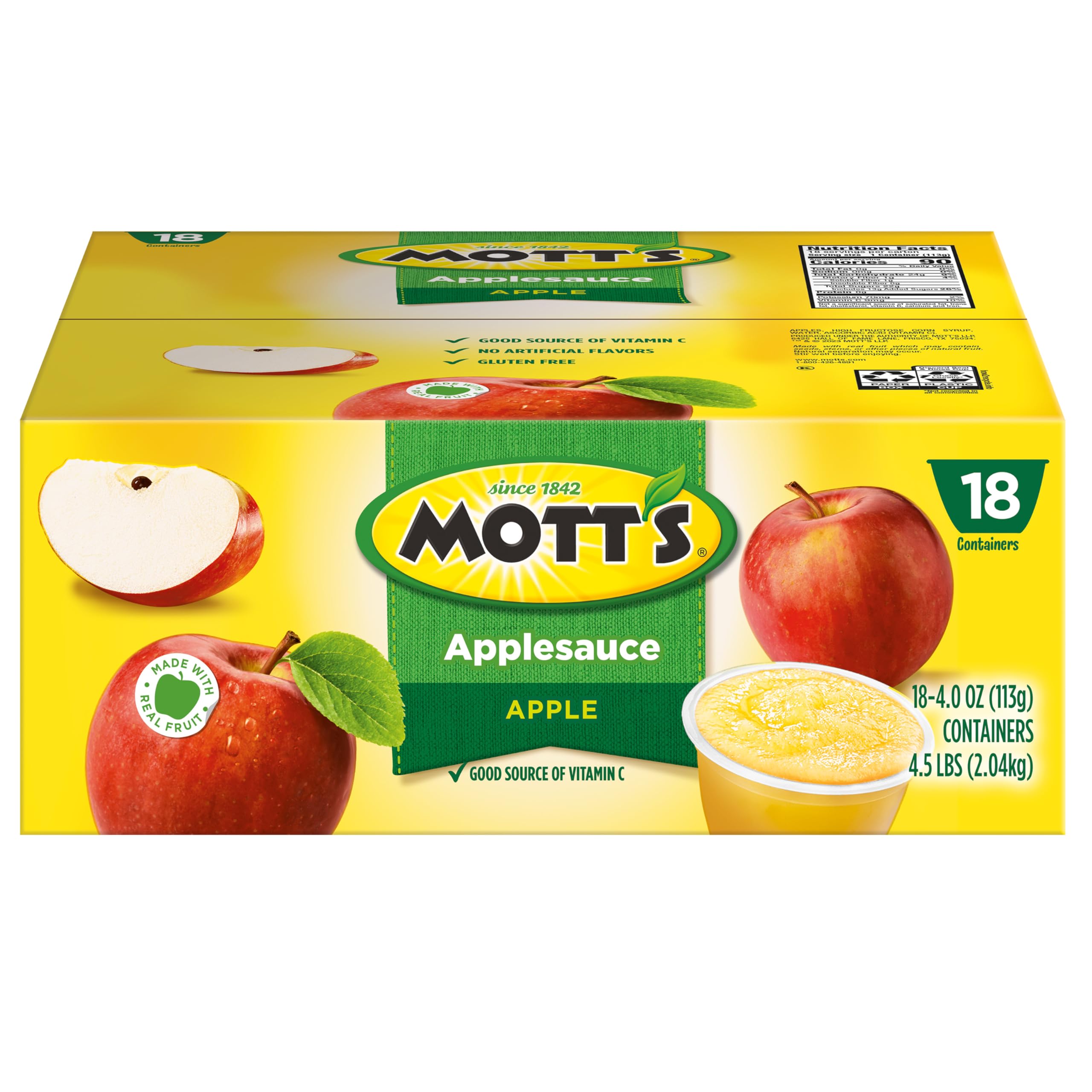 Kids lunchbox scene with Motts applesauce cups for an easy, healthy bite.
