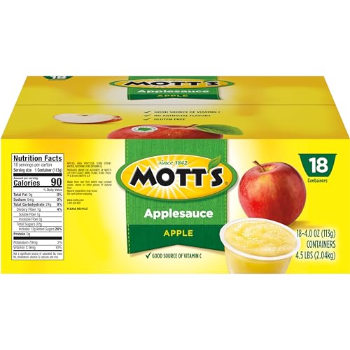 Mott's applesauce no artificial flavors label on pack for a clean snack choice.