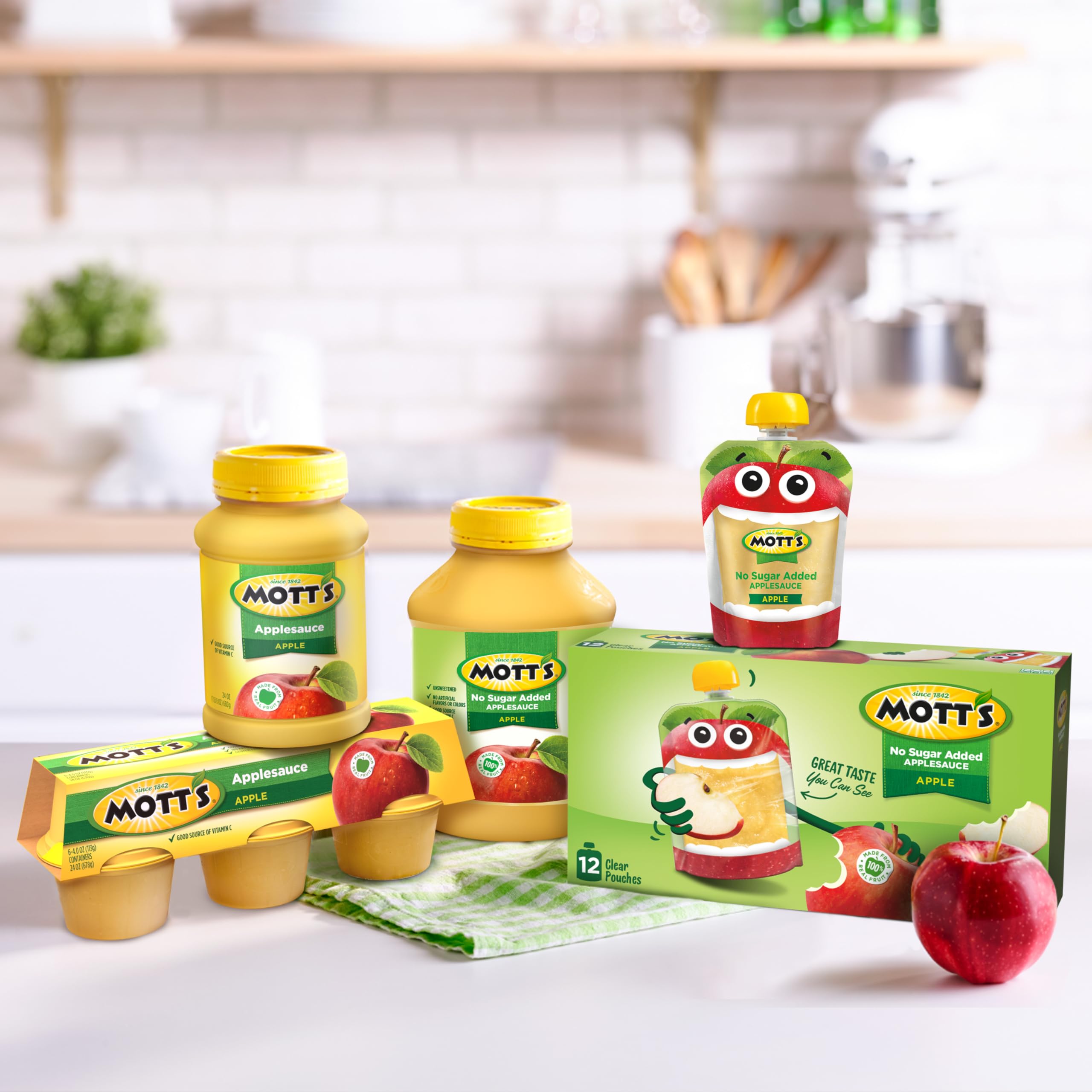 Motts no artificial flavors label highlights clean ingredients