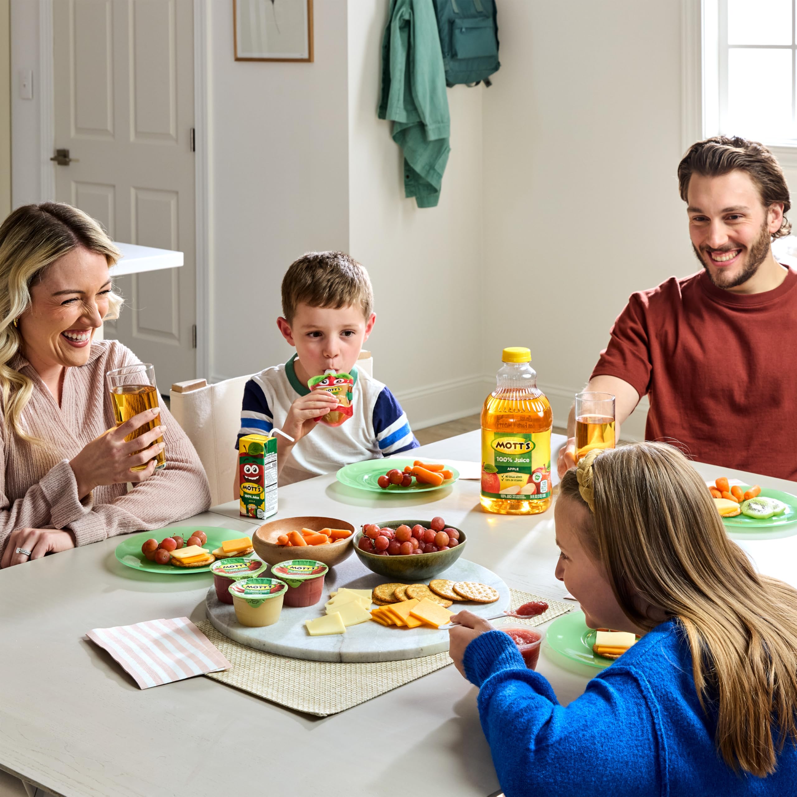 Mott's Original Apple Juice ingredients list confirms 100 percent juice.