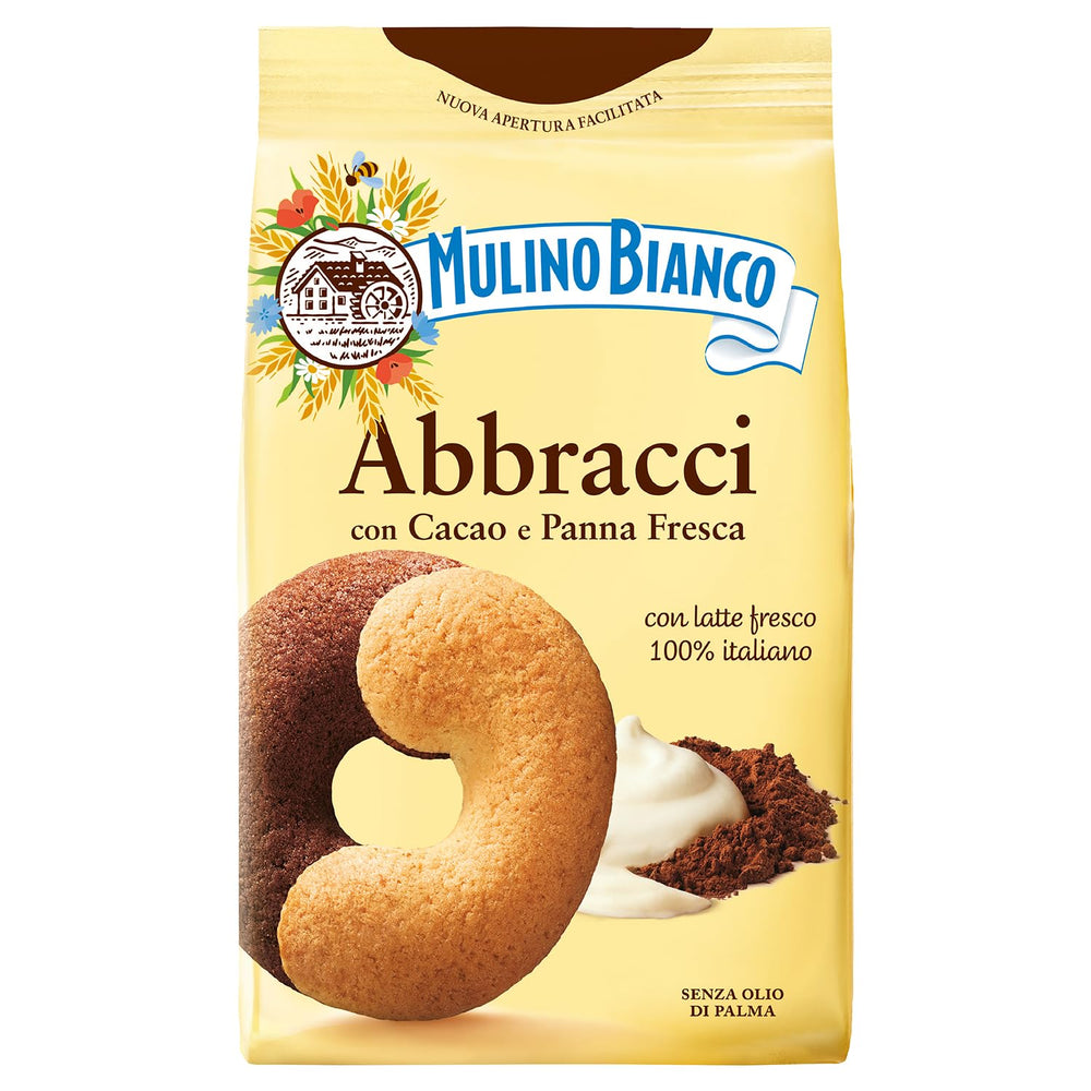Mulino Bianco Abbracci cocoa halves, ideal for a rich bite with coffee.