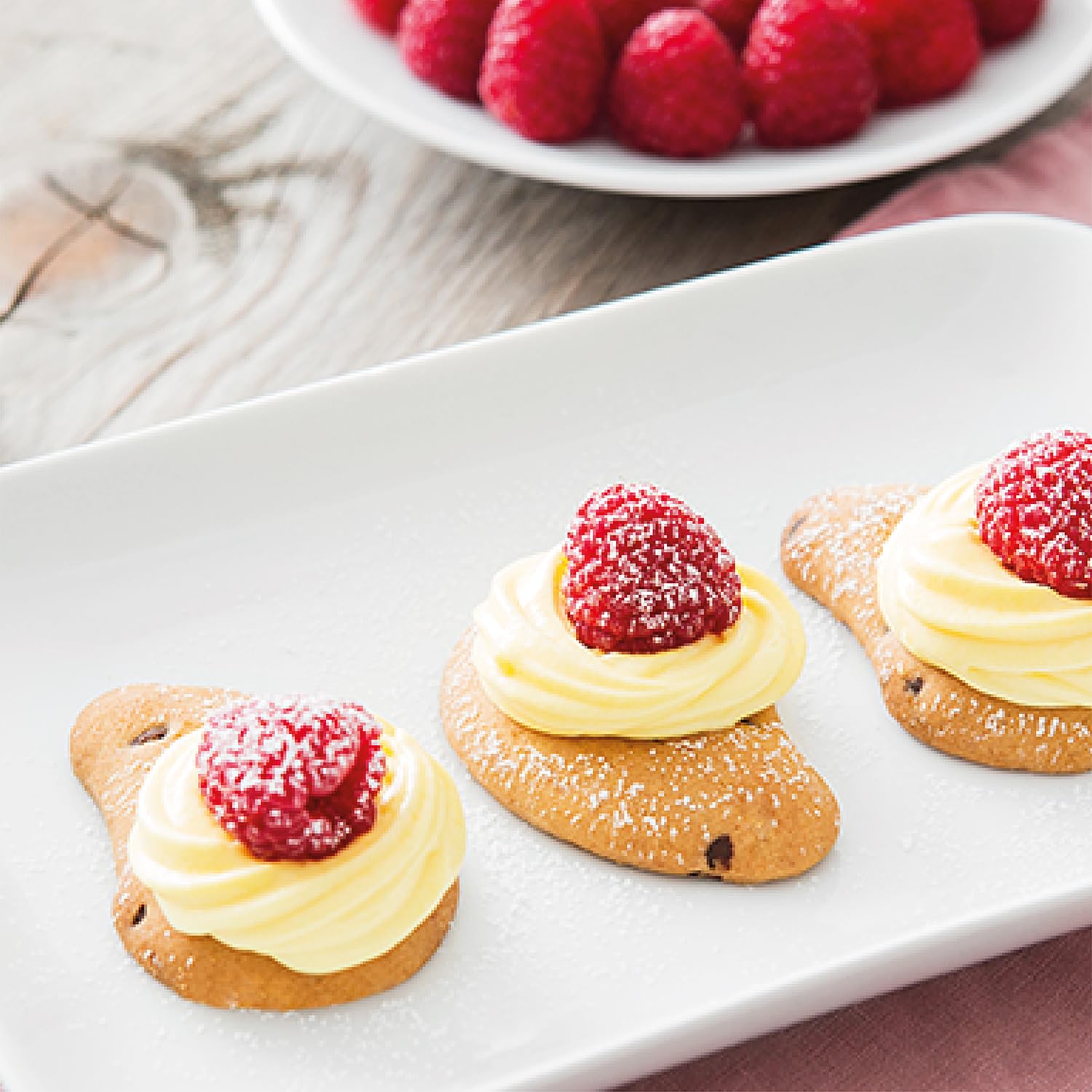 Mulino Bianco Pavesi Gocciole authentic Italian cookies ready to enjoy.