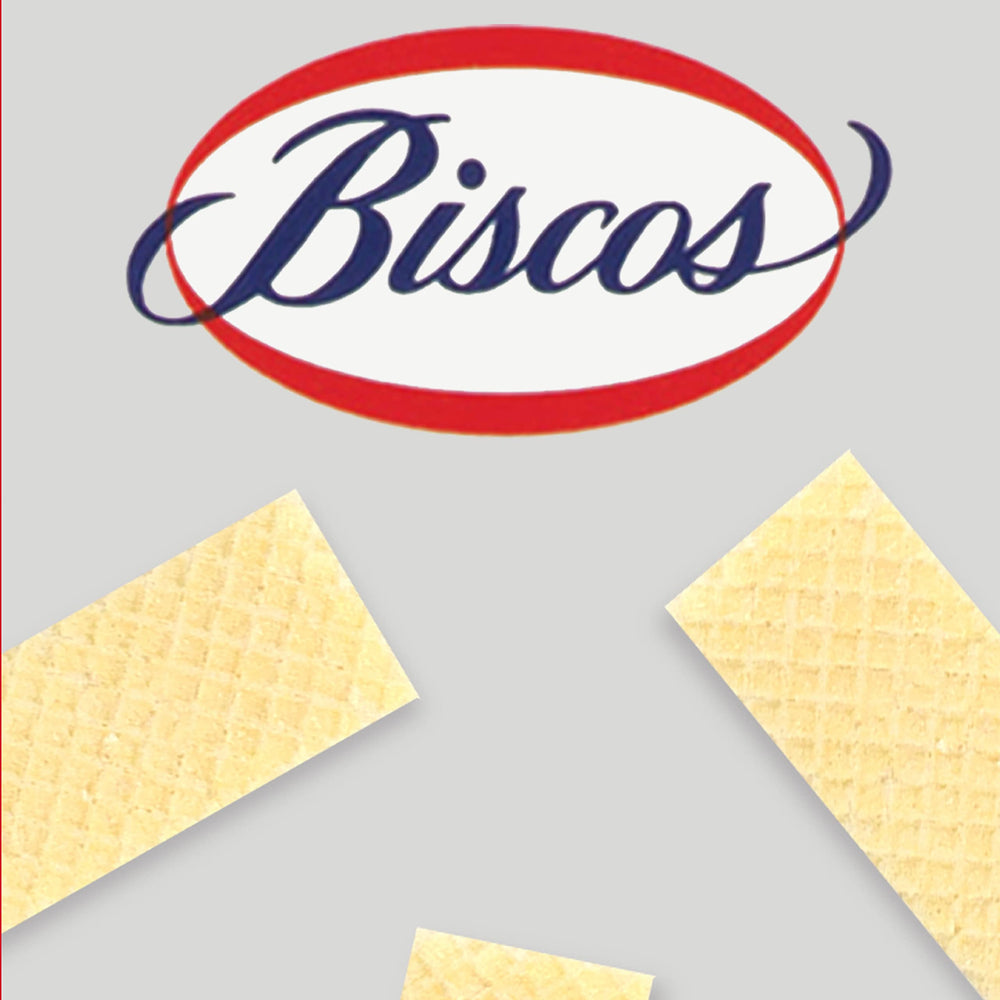 NABISCO Biscos cozy snack with coffee, ideal afternoon break.