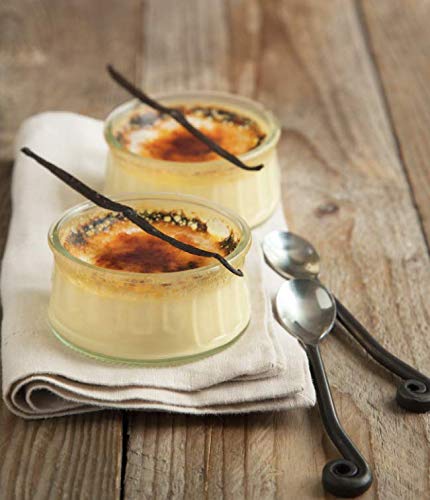 Native Vanilla vanilla-sugar in measuring cup with oats and yogurt for recipes.