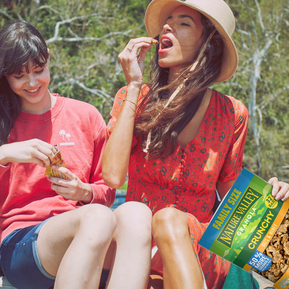 Nature Valley resealable pouch feature emphasizes easy storage and take-along snacks.