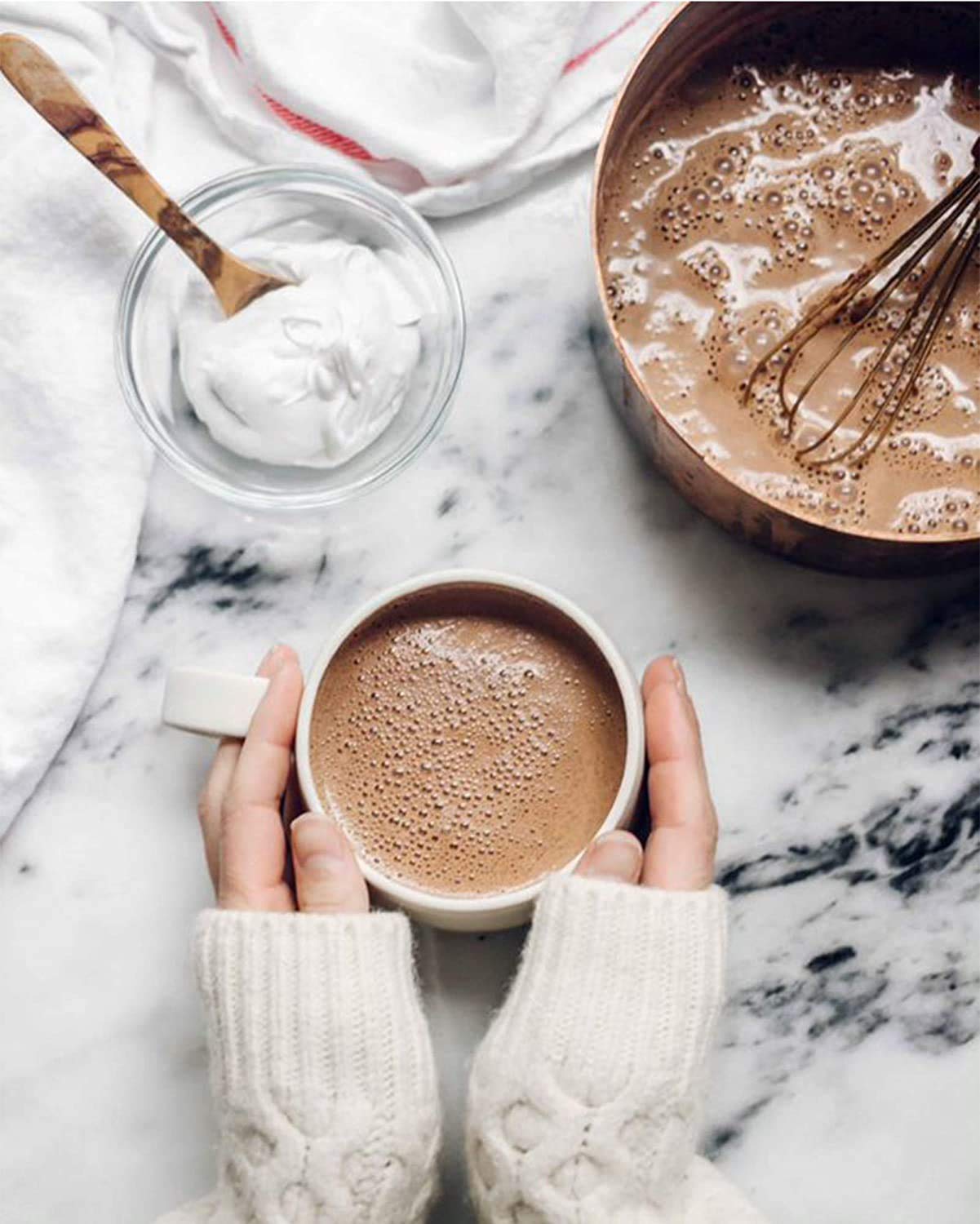Nutrition panel highlights magnesium, iron, and fiber in Navitas Organics cacao powder.
