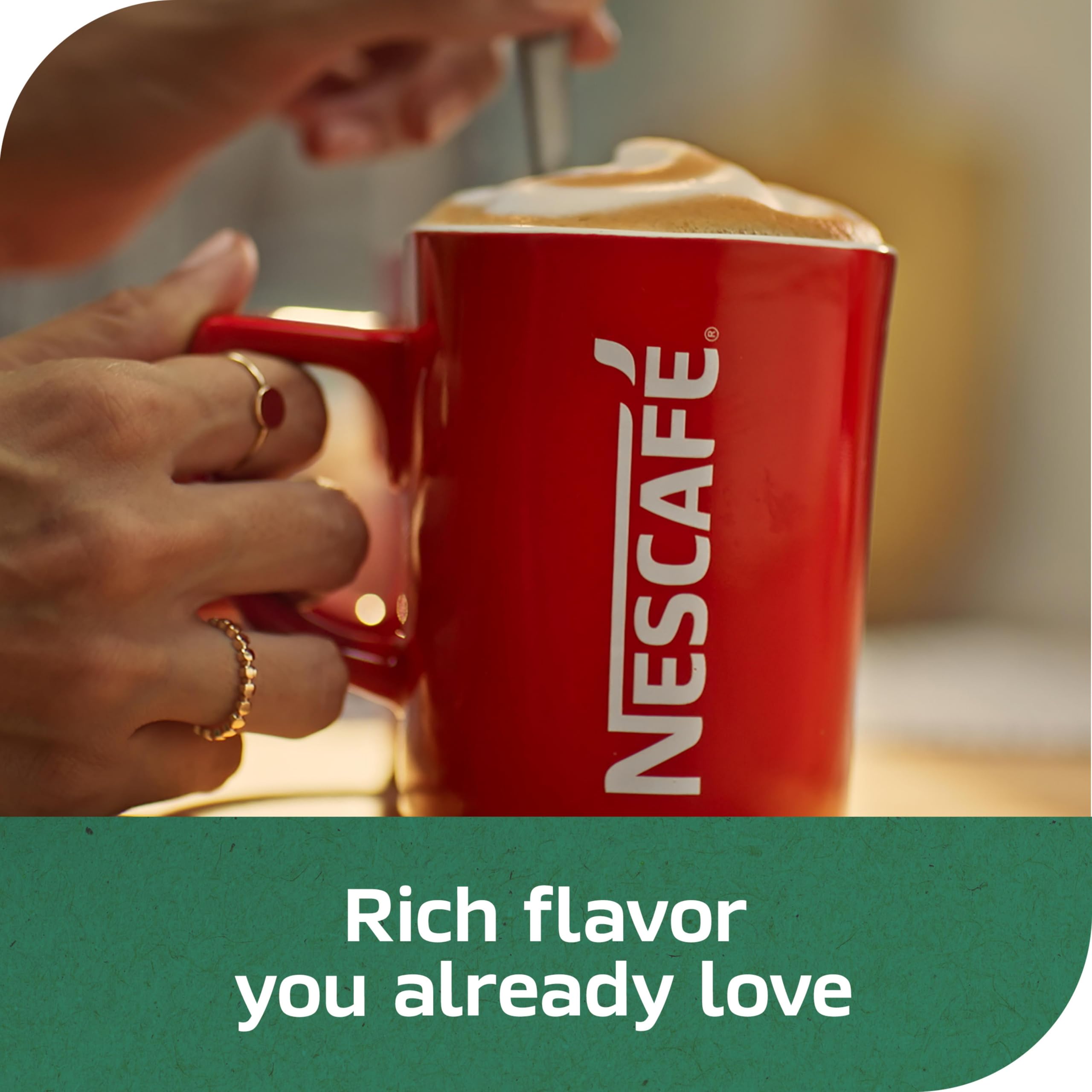Steaming NESCAFÉ CLÁSICO Decaf cup ideal for a quick morning.