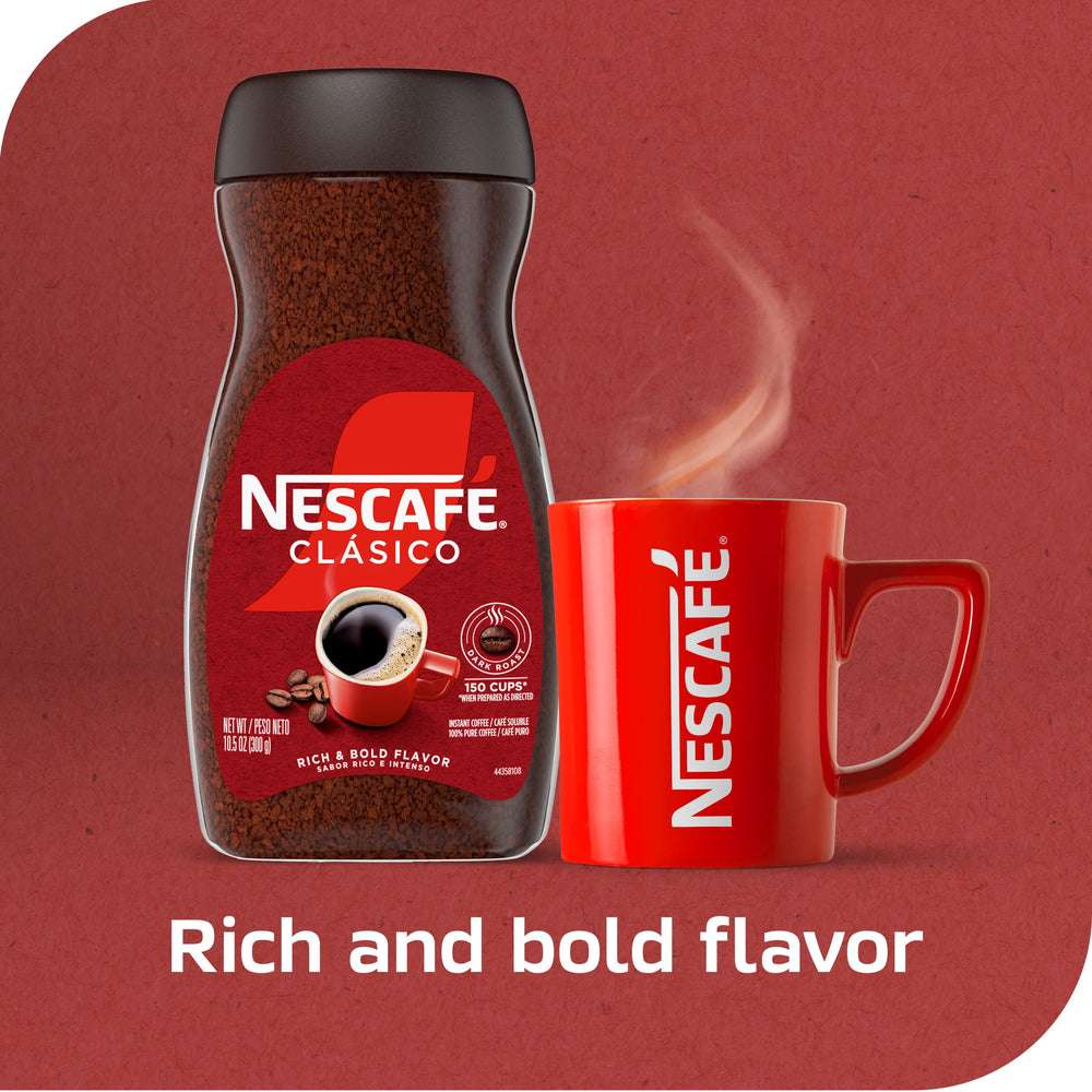 NESCAFÉ CLÁSICO coffee beans close-up illustrating Robusta and Arabica blend.