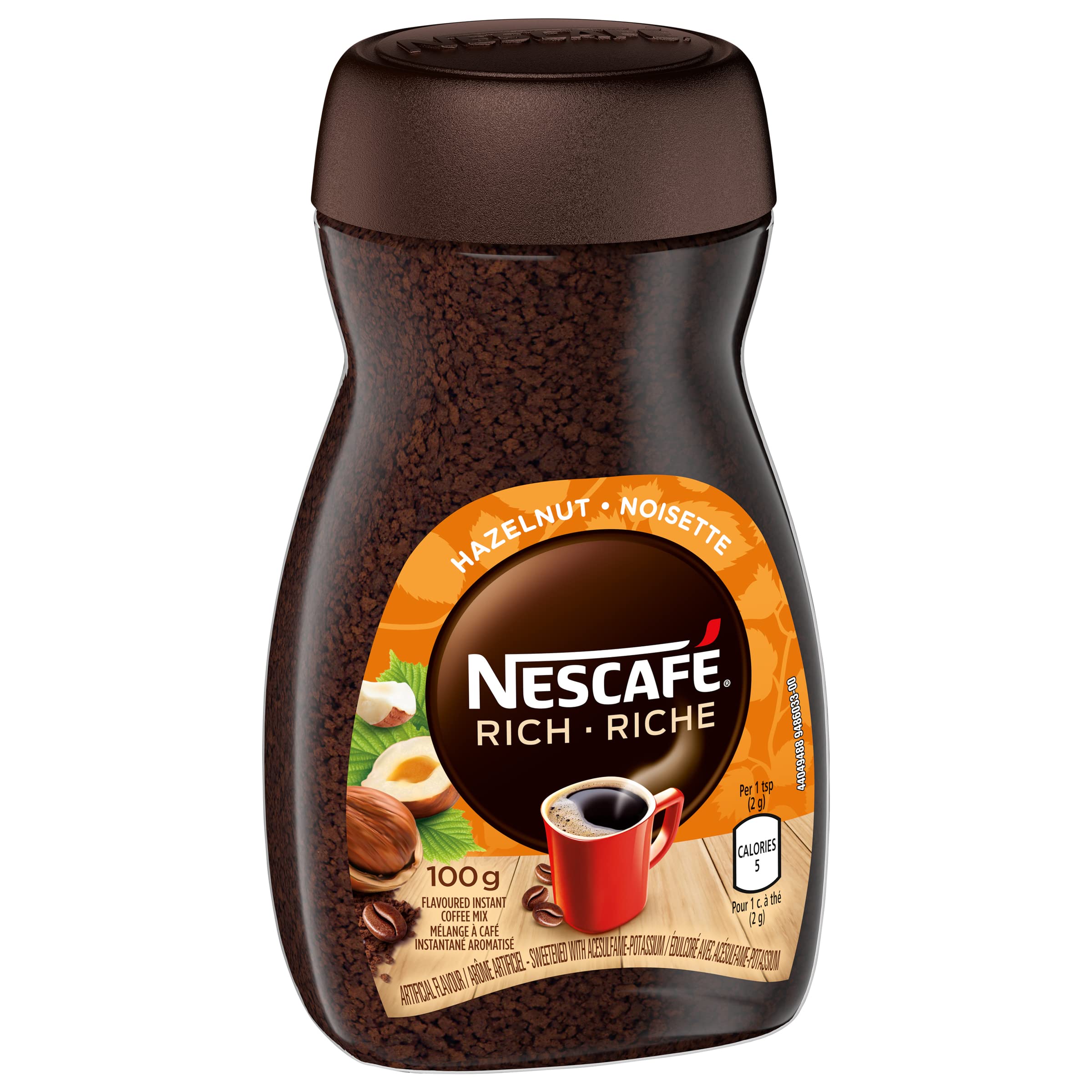 Pouring hot water into NESCAFÉ Rich Hazelnut creates a smooth, balanced cup.