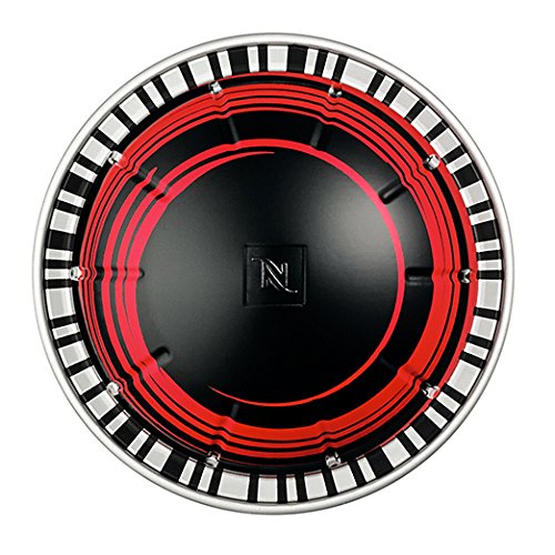 Aroma-rich Nespresso Half Caffeinato after brewing, biscuit notes detectable.