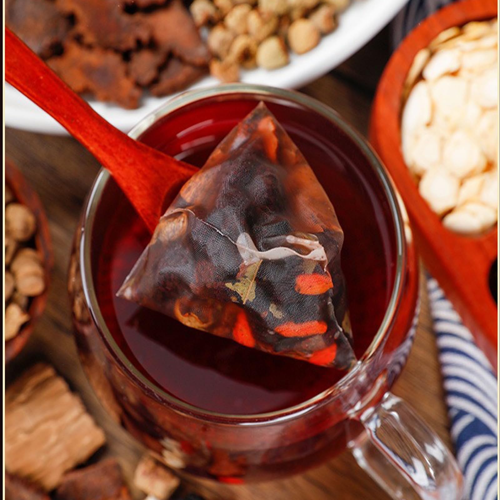 NICEEN kidney tea formula goji berries close-up, antioxidant-rich flavor