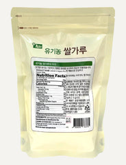 NICE WITCH'S rice flour close-up shows fine powder for smooth batter.