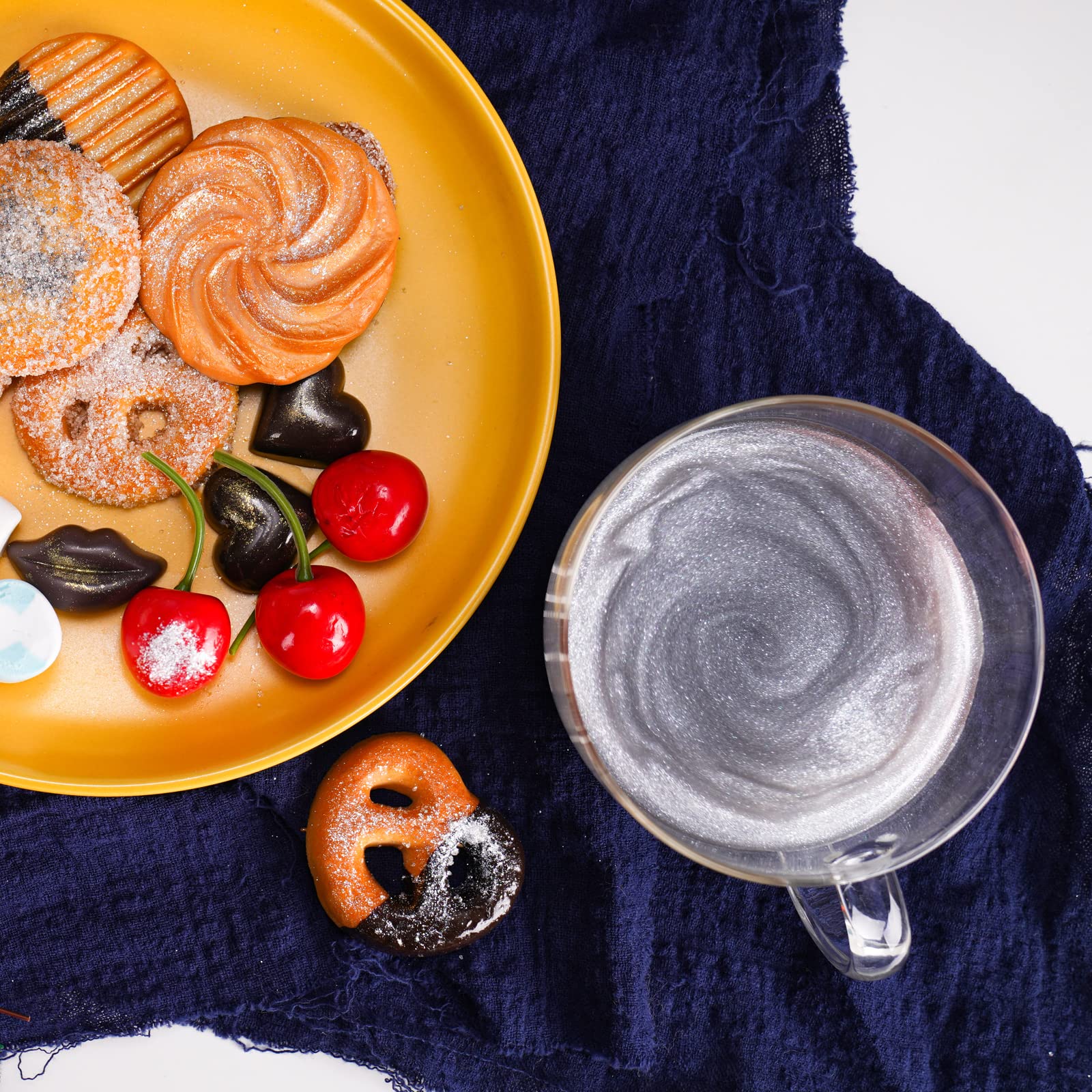 NiHome edible glimmer dust being sprinkled for drinks and desserts
