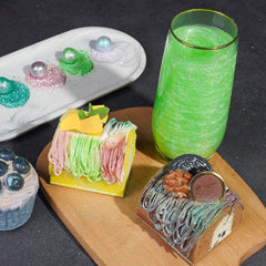 NiHome fruit green glitter dust enhances cakes with radiant metallic sheen.