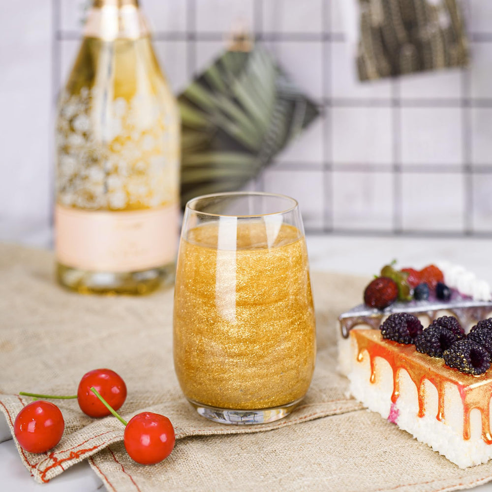 NiHome edible glimmer powder on sunlit cookie delivers eye-catching sparkle.