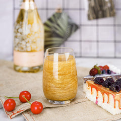 NiHome edible glimmer powder on sunlit cookie delivers eye-catching sparkle.