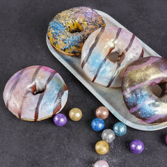 NiHome edible teal luster dust on cakes and cookies adds metallic shine.