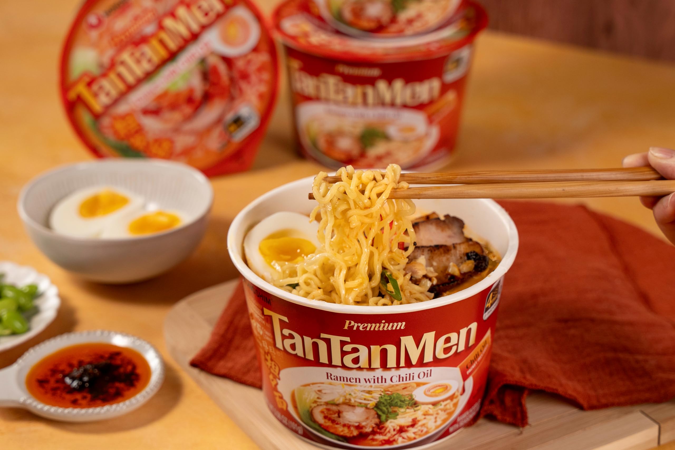 Nongshim Gourmet Tantanmen vegetable mix adding color and texture