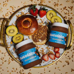 Nucolato hazelnut spread with fruit dip