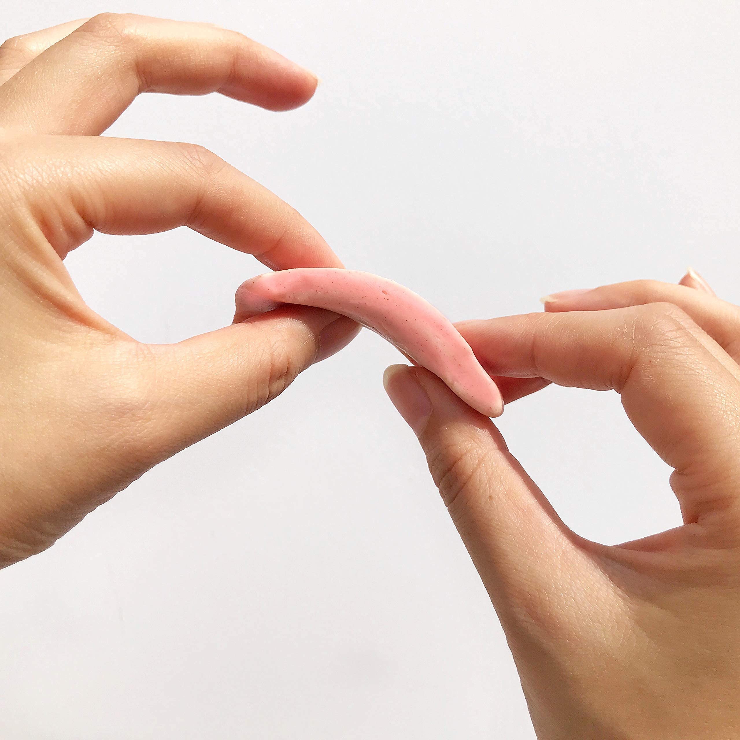 Numa Taffy gluten-free label appeals to allergen-aware shoppers.