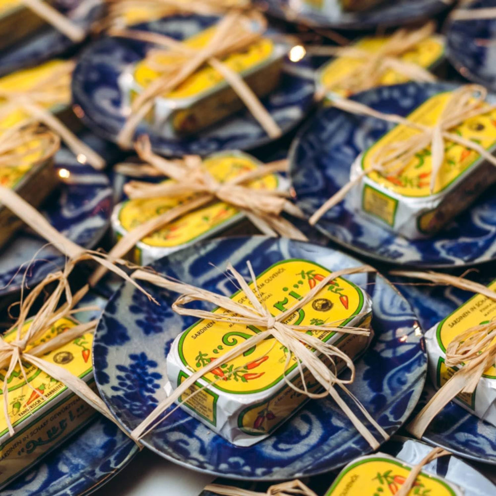 Close-up of Nuri Mackerel Spiced in Olive Oil handmade wrapper and vintage design.