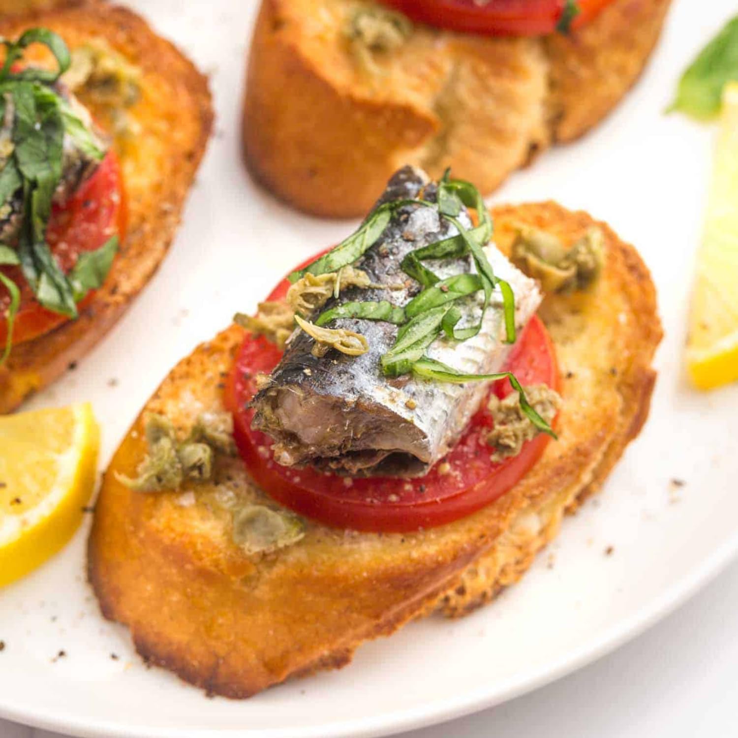 Nuri sardines in olive oil can enjoyed on crackers.
