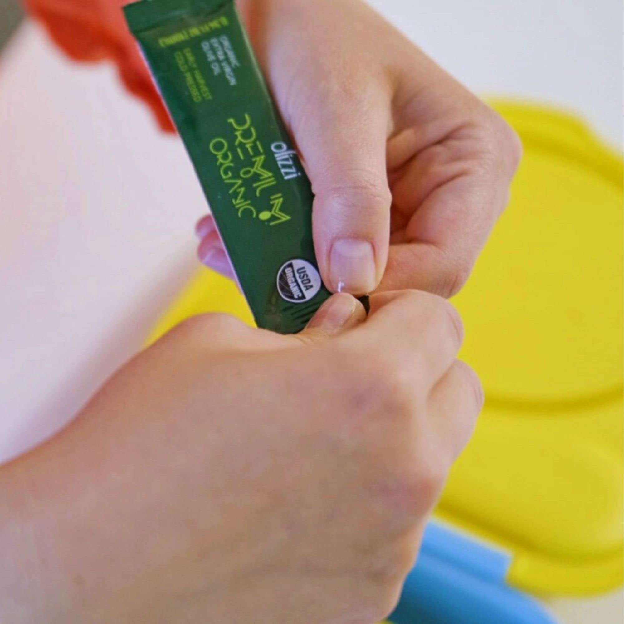 Olizzi resealable recyclable bag for eco-friendly on-the-go meals