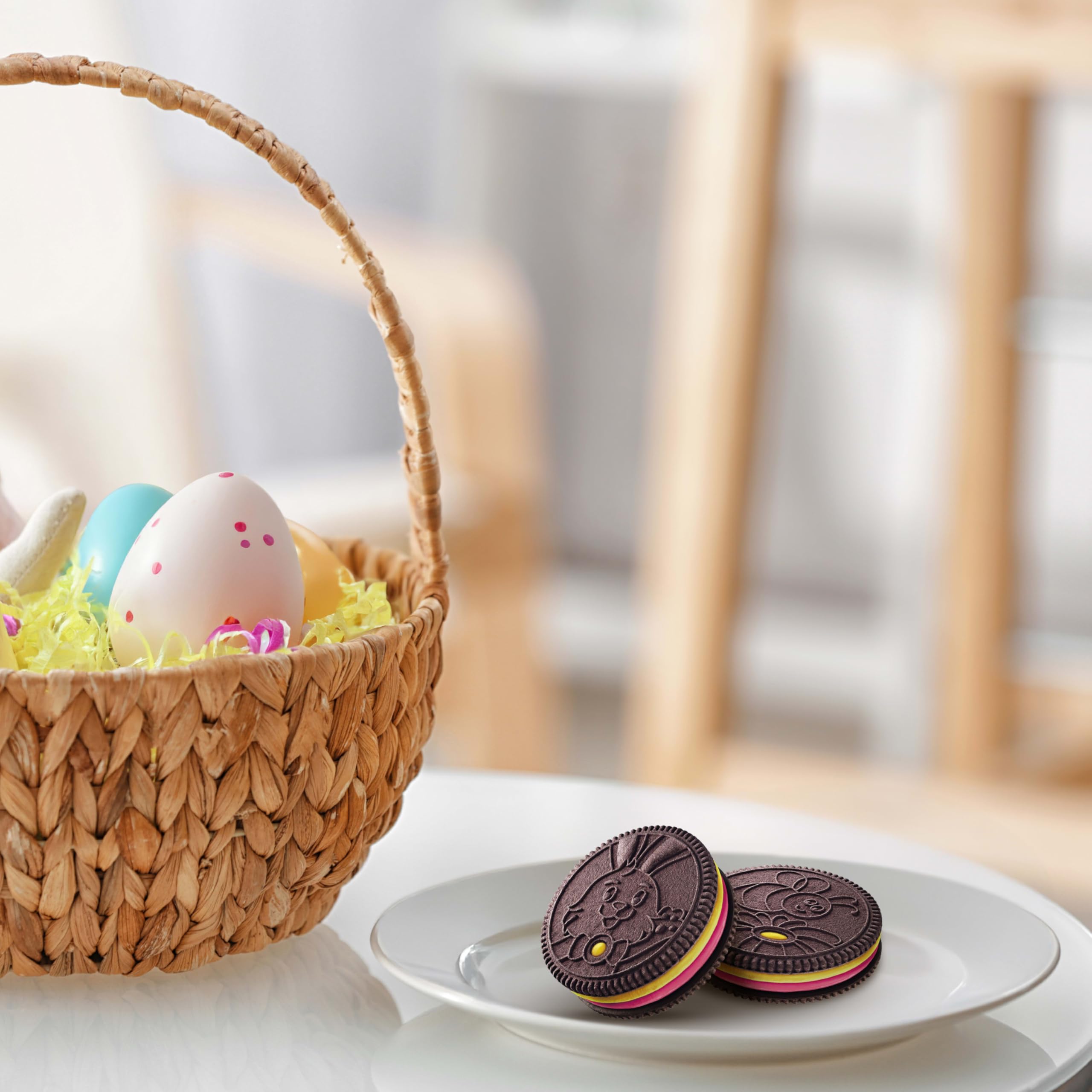 OREO chick-design Easter cookie with bright, friendly motif.