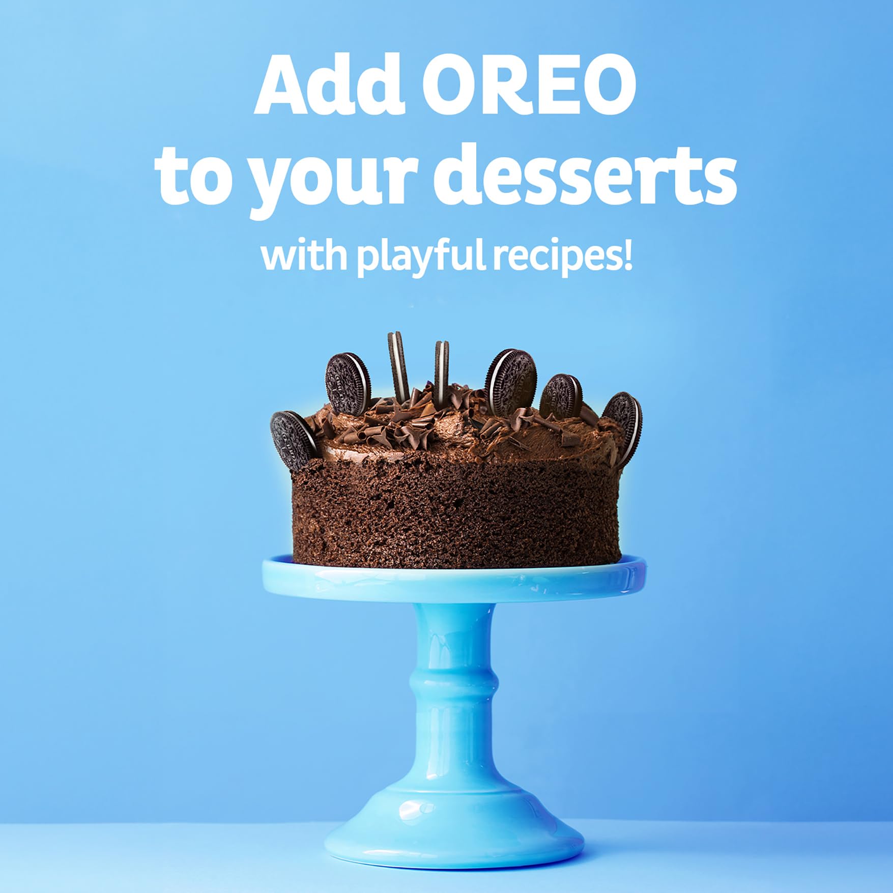 Oreo ready to dunk in milk, highlighting dunk-ability and contrast.