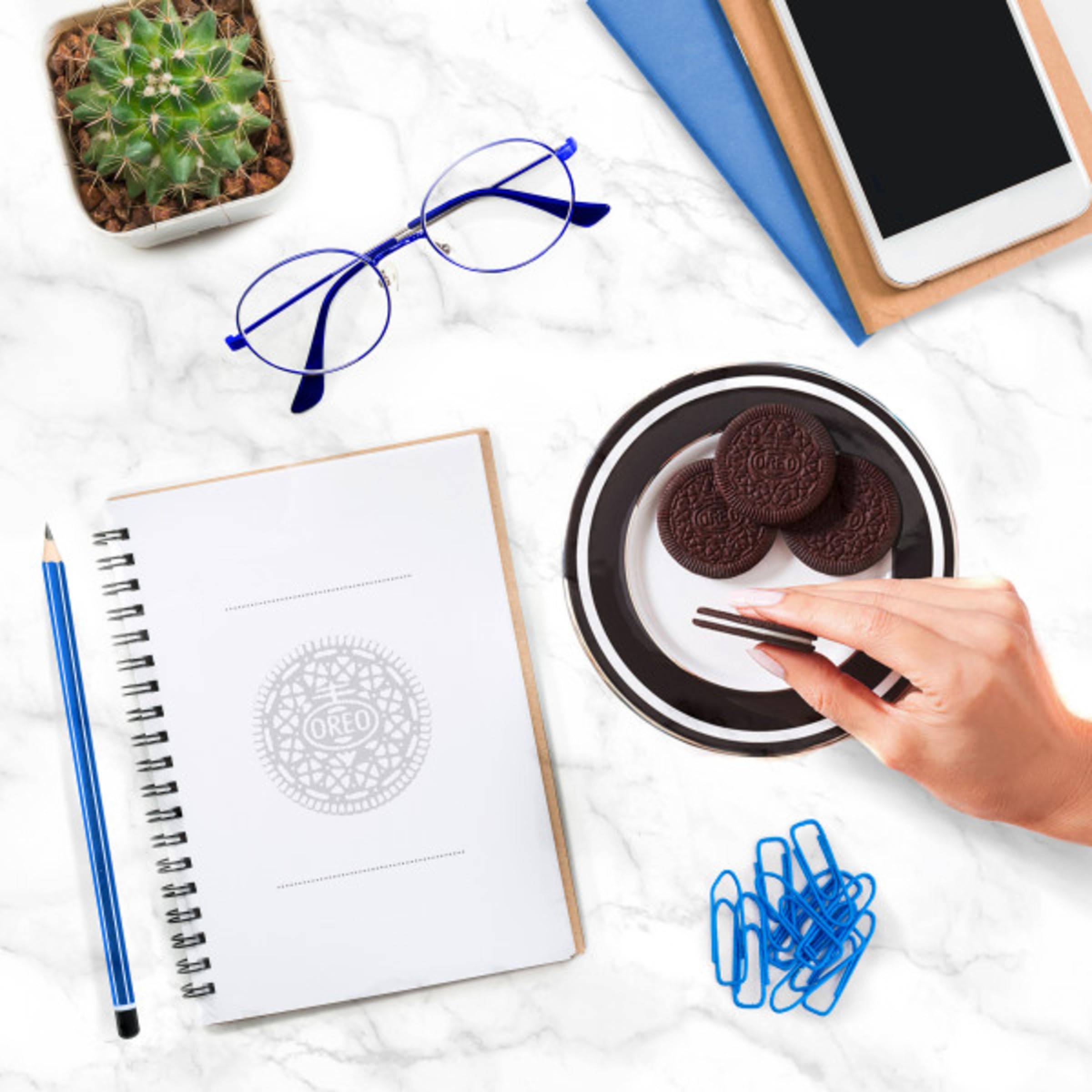 OREO Thins party snack idea for sharing with friends and family.