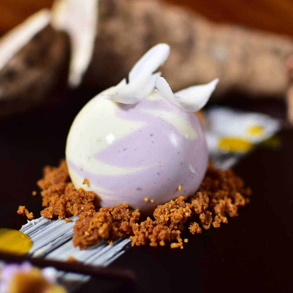 ORGFUN Purple Sweet Potato Powder in blender with ingredients highlighting versatility.